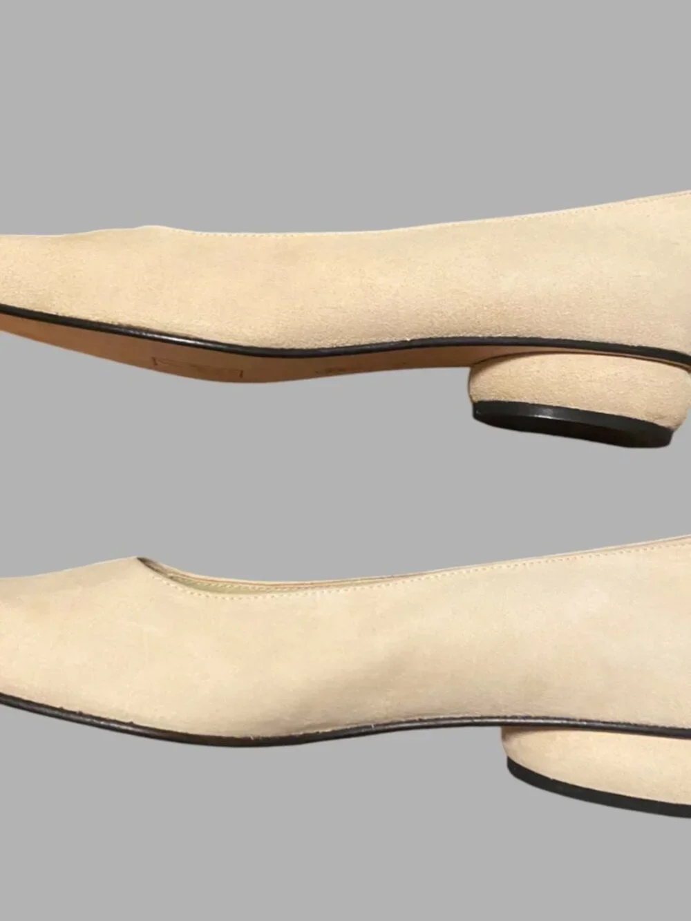 Vintage Bis Charles Jourdan Cream Suede Low Heels 8.5